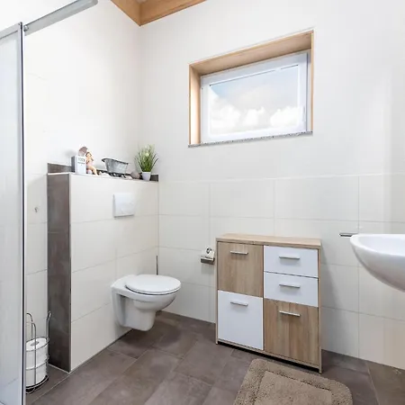 Kronenburger Comfort Bungalow, Cleaning Included Vakantiehuis